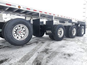 Tape réflecteur, garde-boue, Alcoa/ Picture of a Reflective tape and mudguards