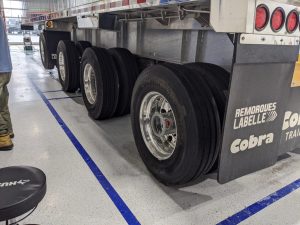 tailgate semi-incliné