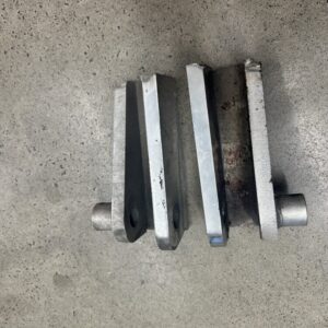 PIVOT pour porte battante remorque. Pièce pour remorque de la marque COBRA.