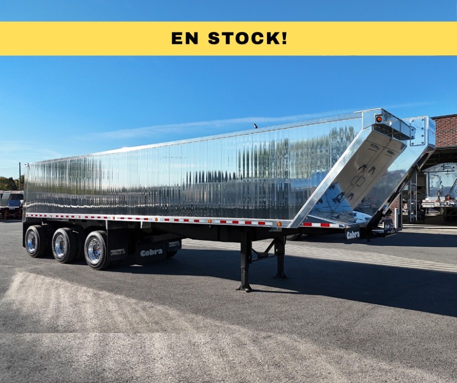 Dompeur Cobra 3 essieux.